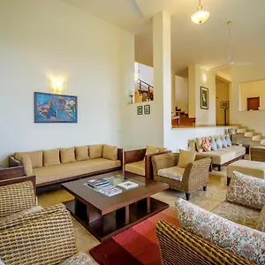 Daire Stunning Hilltop 3br W Pool And River View Siolim