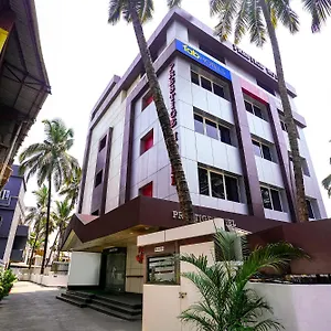 Hotel Fabhotel Prestige - Maapusa Bus Stand 3*