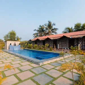 Peacock Retreat 4br With Private Pool & Scenic Views בית נופש