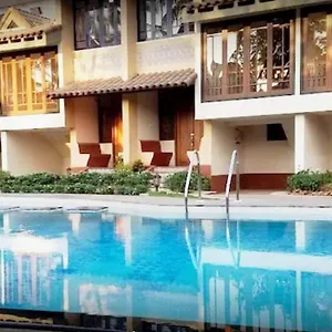 Apartment Row Varca