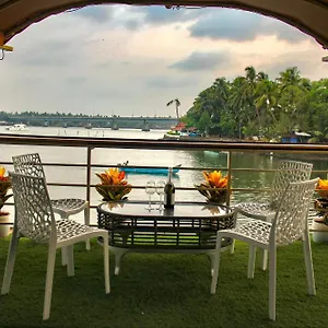Botel Luxury 3bhk Floating In North Goa
