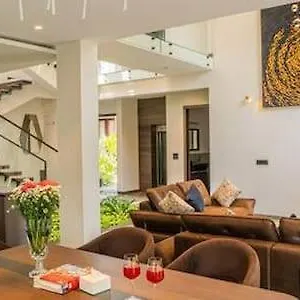 Peacock View 4 Bhk Pvt Pool & Jacuzzi At Saligao
