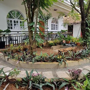 Villa Whispering Palms