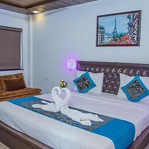 Fabhotel La Gracia Morjim