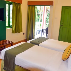 Bambolim Beach Resort 3*