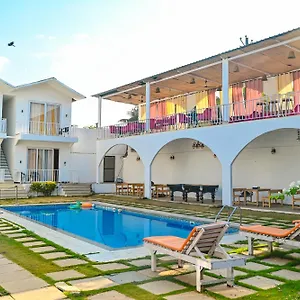 Sunbliss By The Sea Morjim