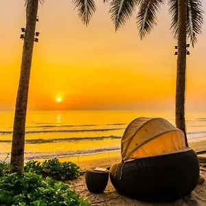 Sky By The Crystal 2* Baga