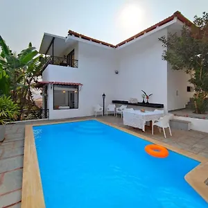 Tropical Woods 7br 2villas Pvt Pool Cook Car Villa
