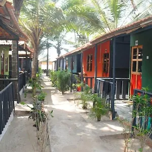 Campismo de Luxo Om Shanti Patnem 2*