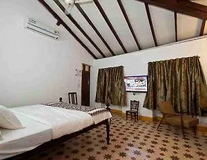 Abrigo De Botelho Hotel