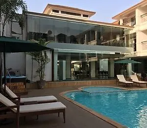 Hotel The Verda Carmona 3*