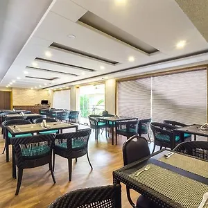 The Ocean Park Hotell 3*
