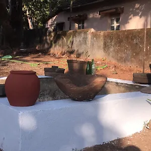 The Old House Homestay * Guirim