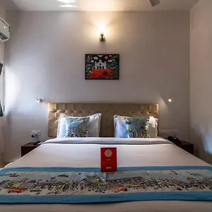 Oyo 10241 Mayfair Hotel