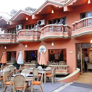 Курортный комплекс Ruffles Beach