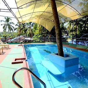 Oyo 2440 Palm Grove Vagator