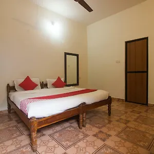 Hotel Oyo 10035 Turista