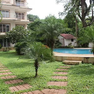 Hotel Oyo 6238 1 Bhk Near Titos Lane 3*
