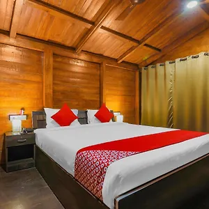 Hotel Oyo 24827 The Spot Bar 3*