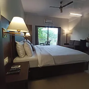 Hotel Hotel Fourteen Pods Morjim