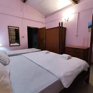 فندق Maria Paulo Bar And Restaurant 2*