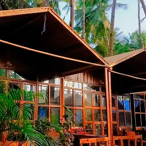 Csf Garden Huts Guest house
